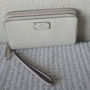 EUC: Kate Spade Gray Wallet